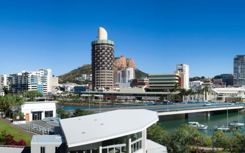Grand Hotel And Apartments Townsville Eksteriør bilde
