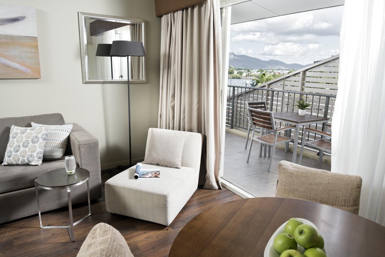 Grand Hotel And Apartments Townsville Eksteriør bilde