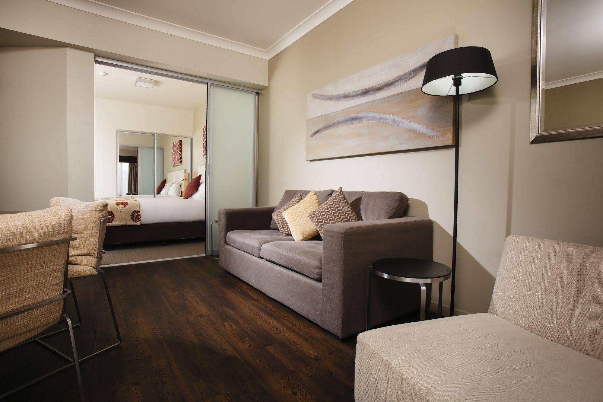 Grand Hotel And Apartments Townsville Eksteriør bilde