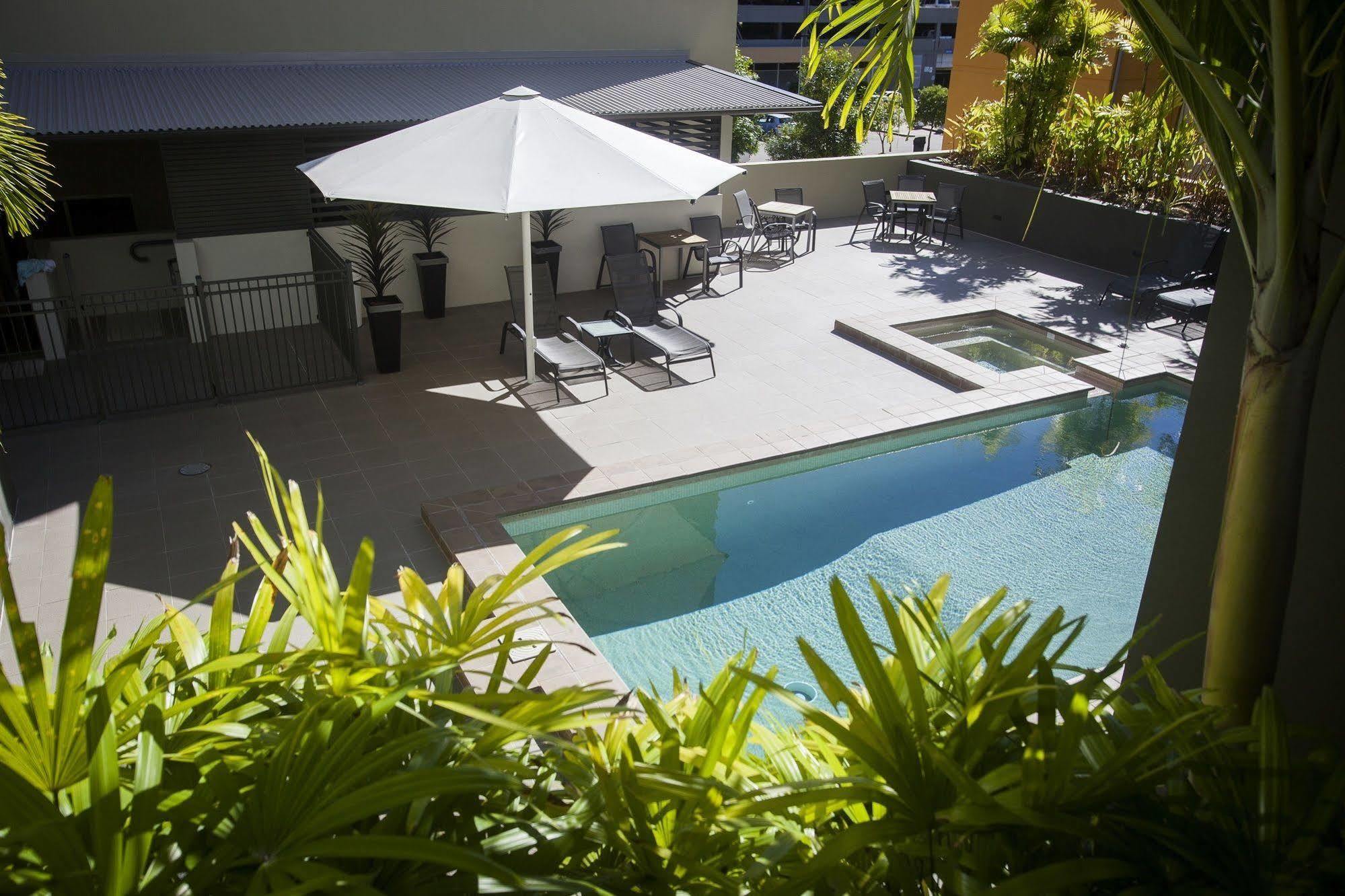 Grand Hotel And Apartments Townsville Eksteriør bilde